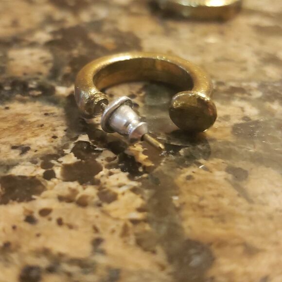 Vintage Golden Small Hoop Earring - Picture 5 of 6